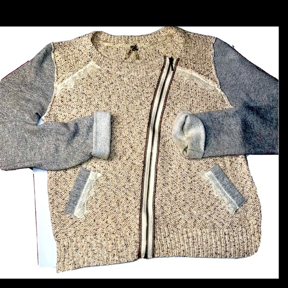 Gimmicks BKE Tan Beige SWEATER Asymmetrical Zip Gray, Sweatshirt SLEEVES Lace M - Picture 1 of 12